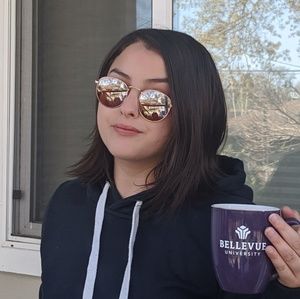 Meet your Posher, Johnna